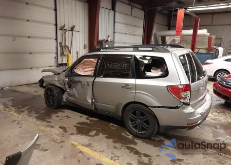 2012 Subaru Forester 2.5X Premium из США, поврежденный, VIN JF2SHBDC2CH442321